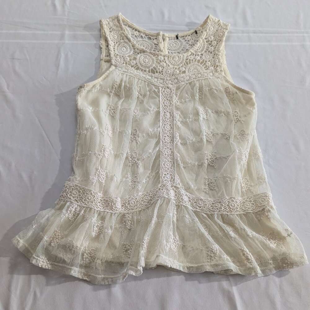 Monteau XS Cream Colored Lace Sleeveless Top